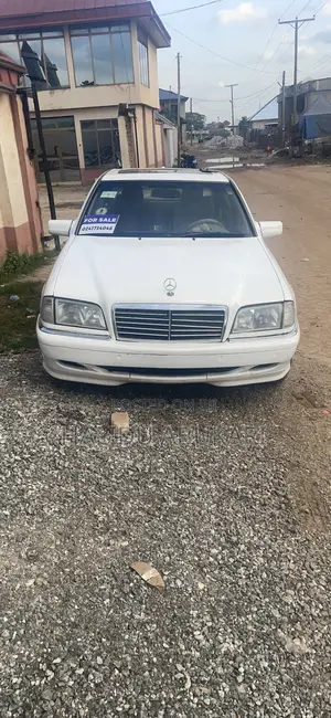 Mercedes-Benz C180 2025 White
