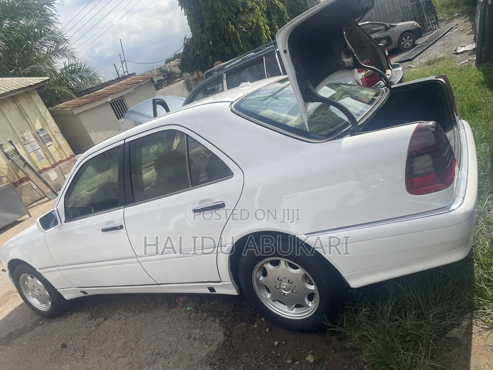 Mercedes-Benz C180 2025 White