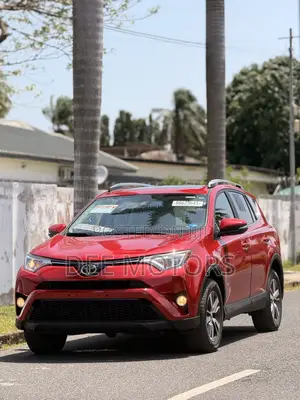 Toyota RAV4 XLE AWD (2.5L 4cyl 6A) 2017 Red