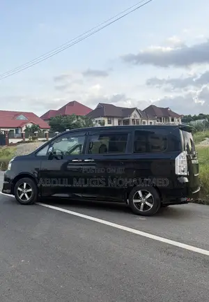 Toyota Voxy 2010 Black