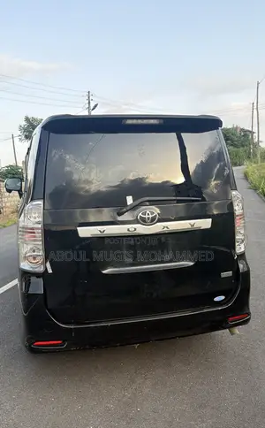 Toyota Voxy 2010 Black
