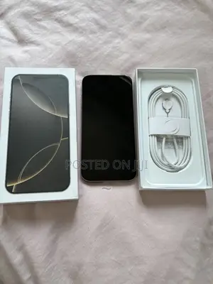 New Apple iPhone 16 Pro Max 256 GB Silver