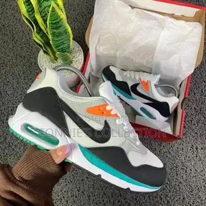 Nike Air Max Correlate Sneaker