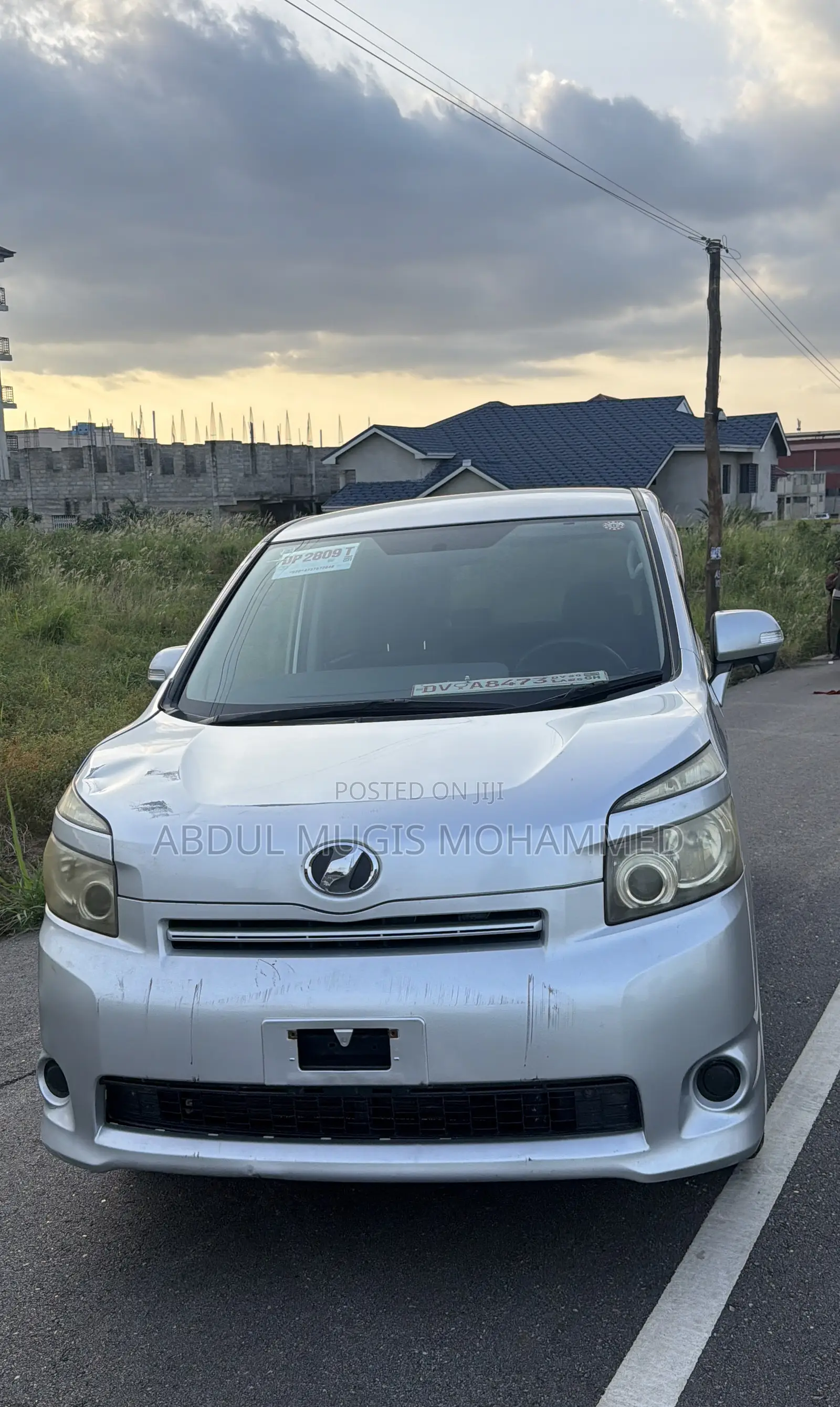 Toyota Voxy 2009 Silver