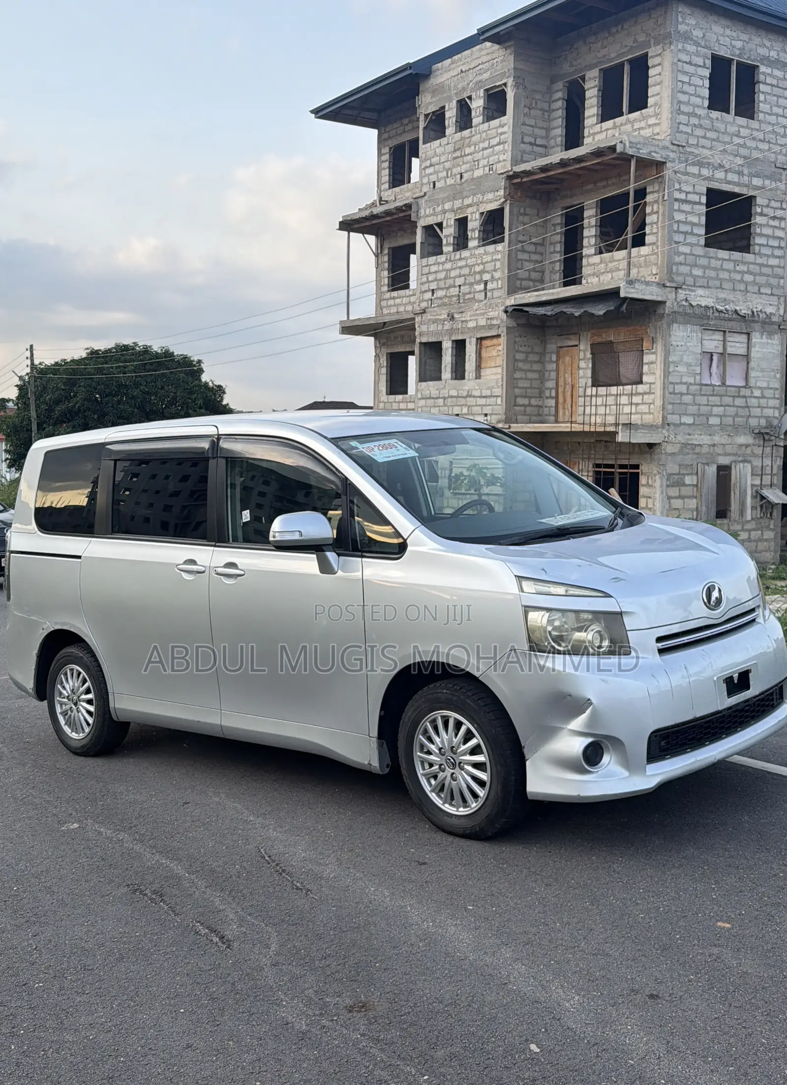 Toyota Voxy 2009 Silver