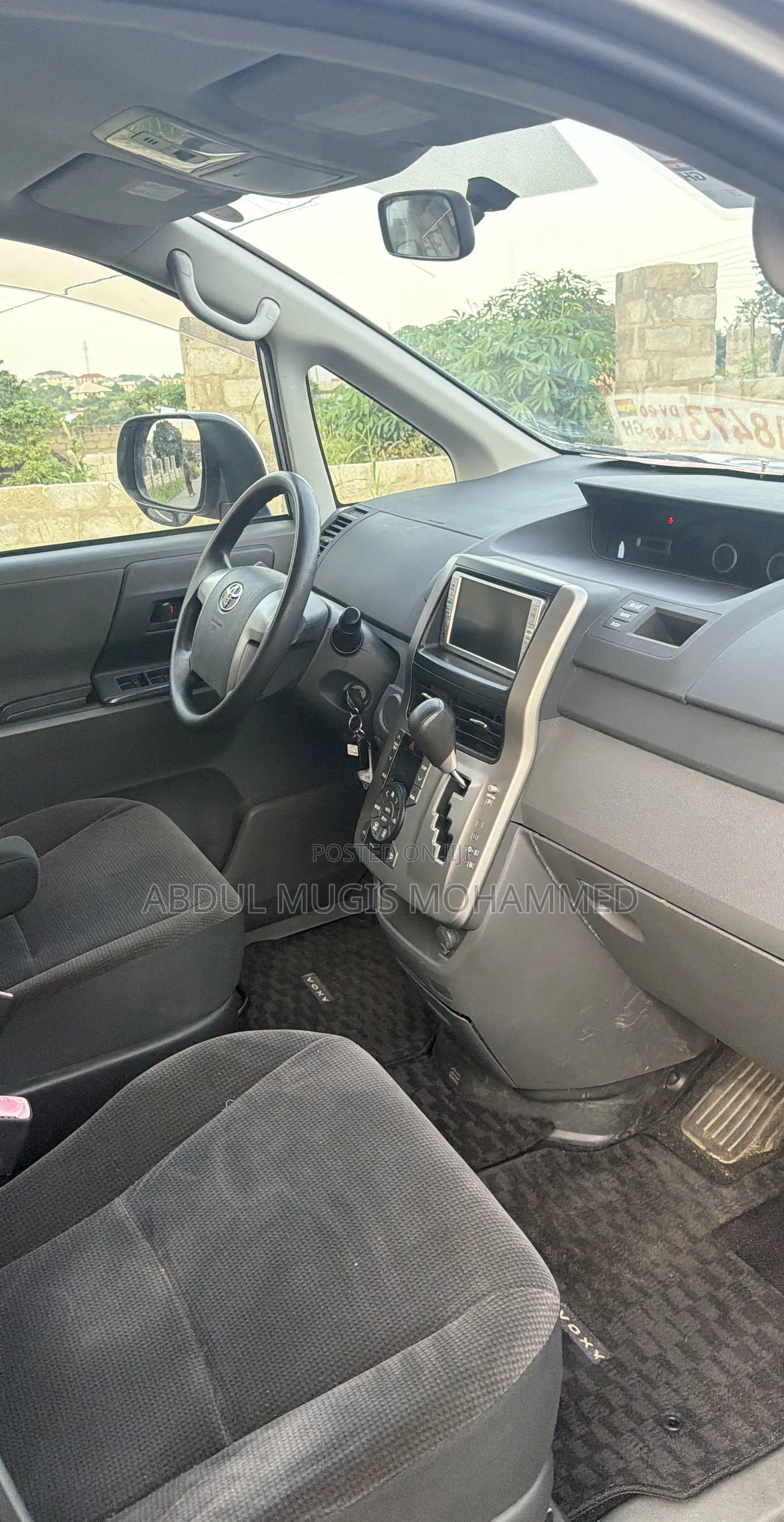 Toyota Voxy 2009 Silver
