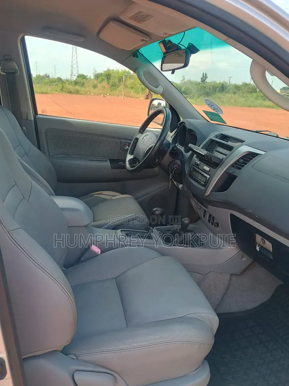 Toyota Hilux 2012 Silver