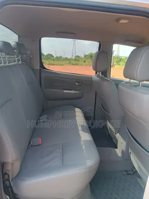 Toyota Hilux 2012 Silver