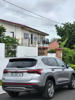Hyundai Santa Fe SE 2021 Silver