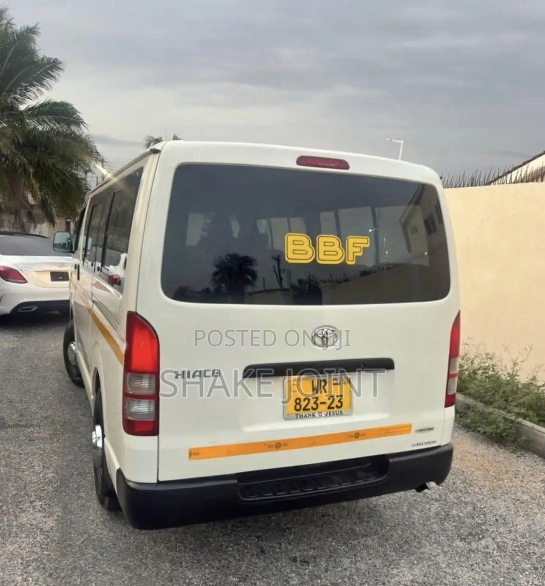 Toyota HiAce 2010 Silver