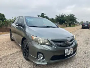 Toyota Corolla 2010 Gray