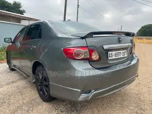 Toyota Corolla 2010 Gray