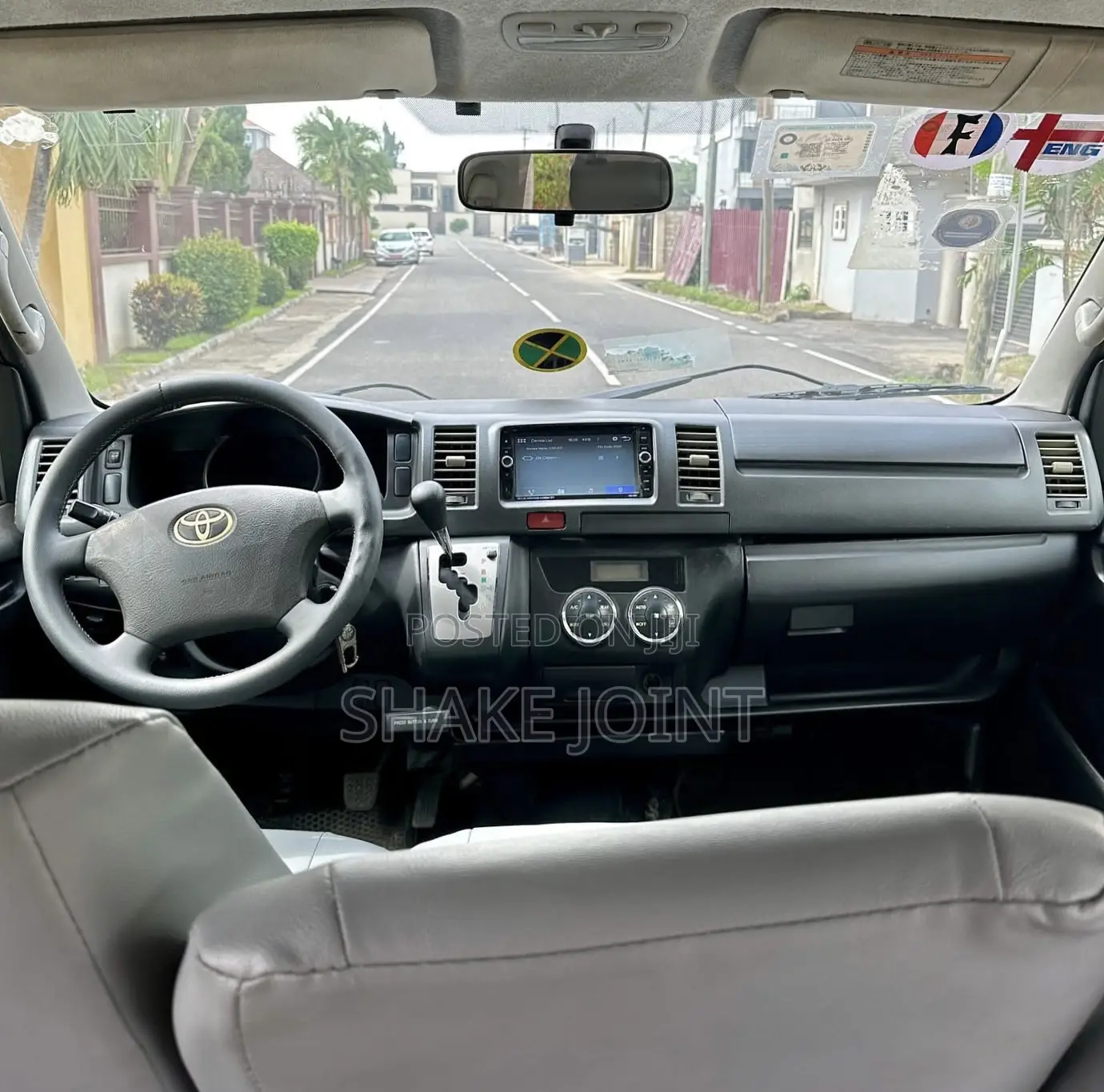 Toyota HiAce 2010 Silver