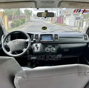 Toyota HiAce 2010 Silver