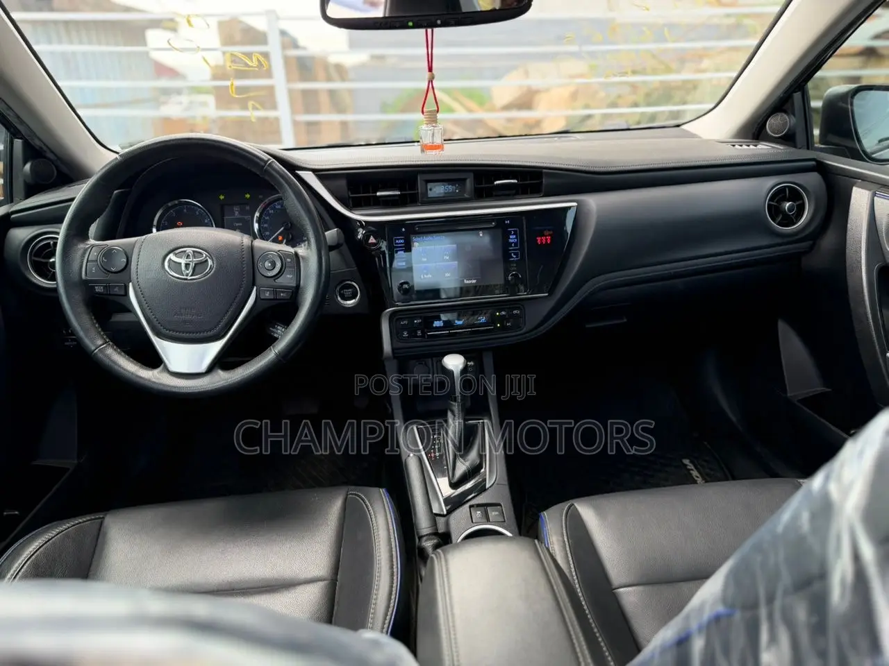Toyota Corolla XSE (1.8L 4cyl 2A) 2018 Black