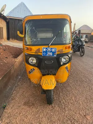 Bajaj RE 2025 Yellow
