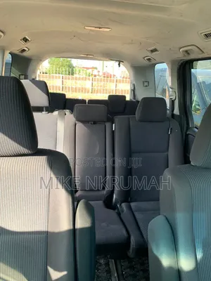Toyota Voxy 2015 Silver