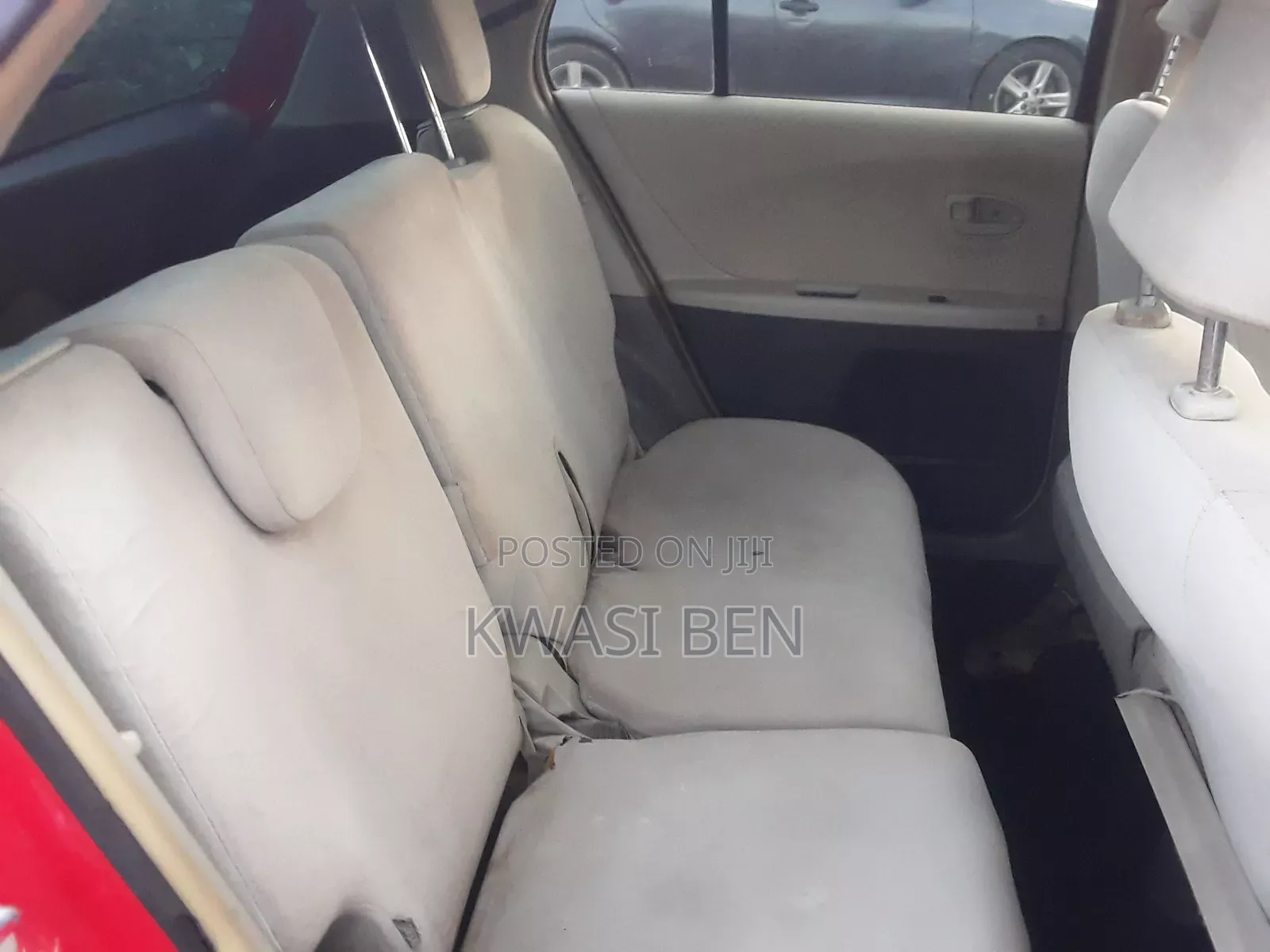 Toyota Vitz 2010 Red