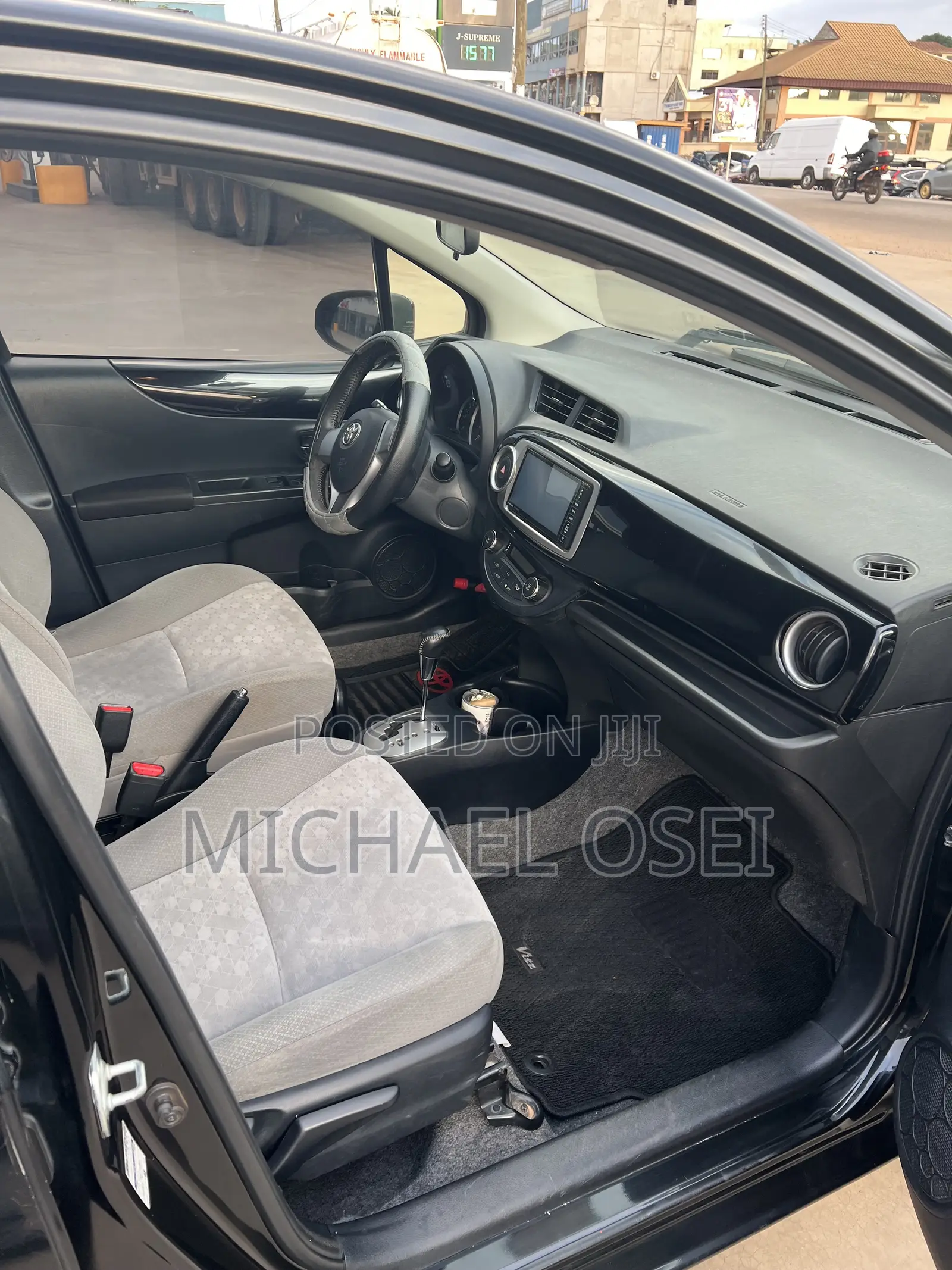 Toyota Vitz 2014 Black