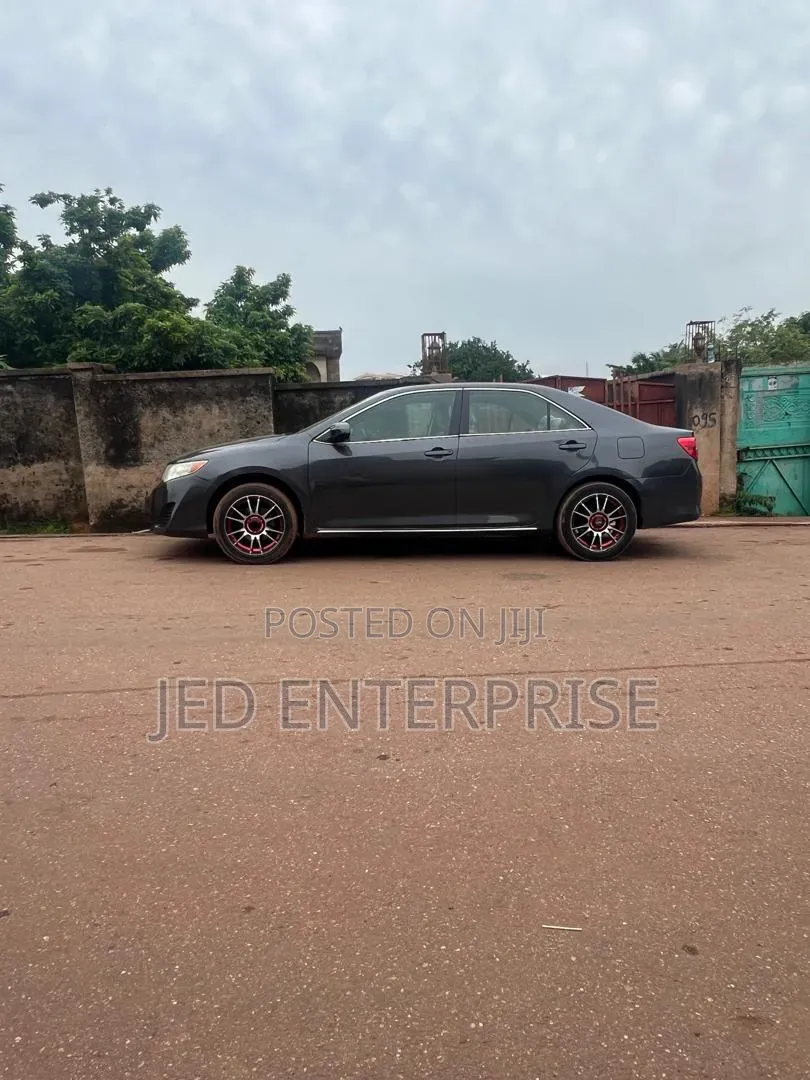 Toyota Camry 2014 Gray