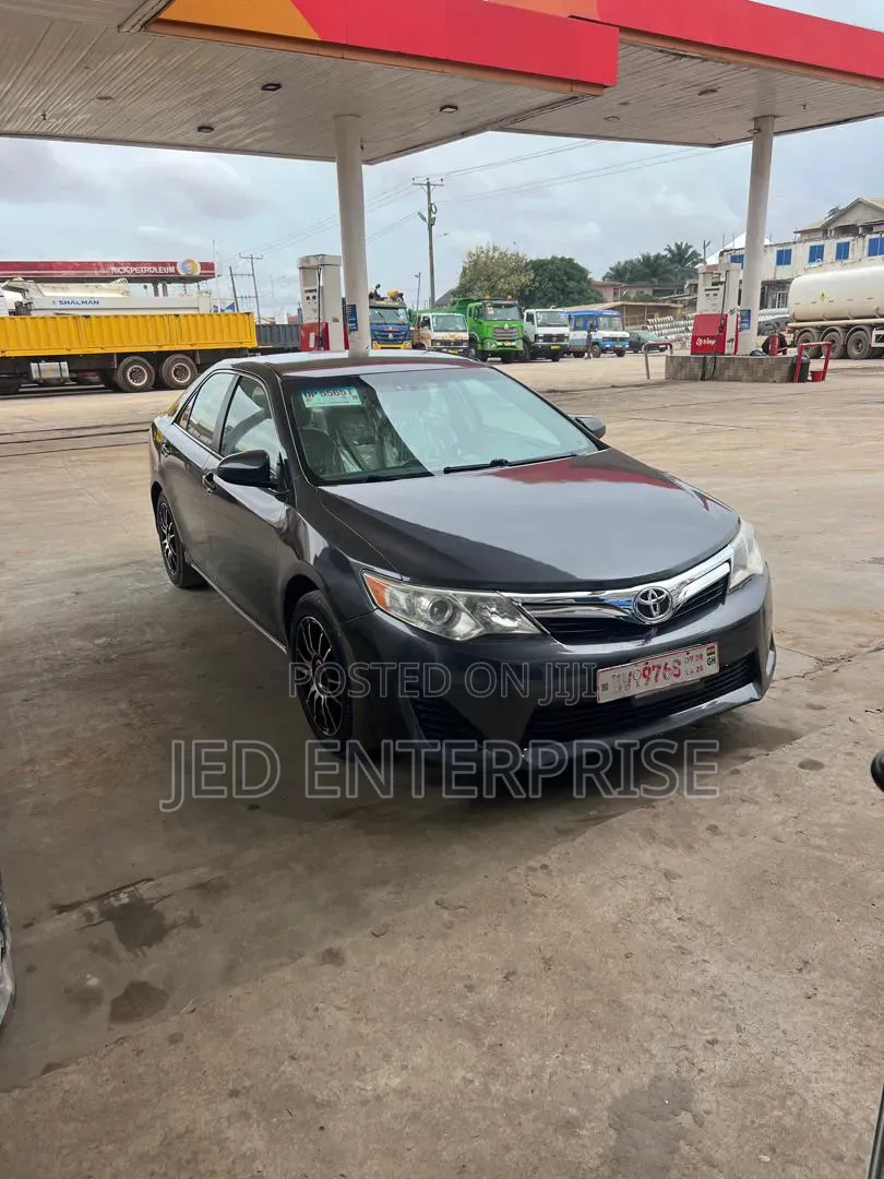 Toyota Camry 2014 Gray