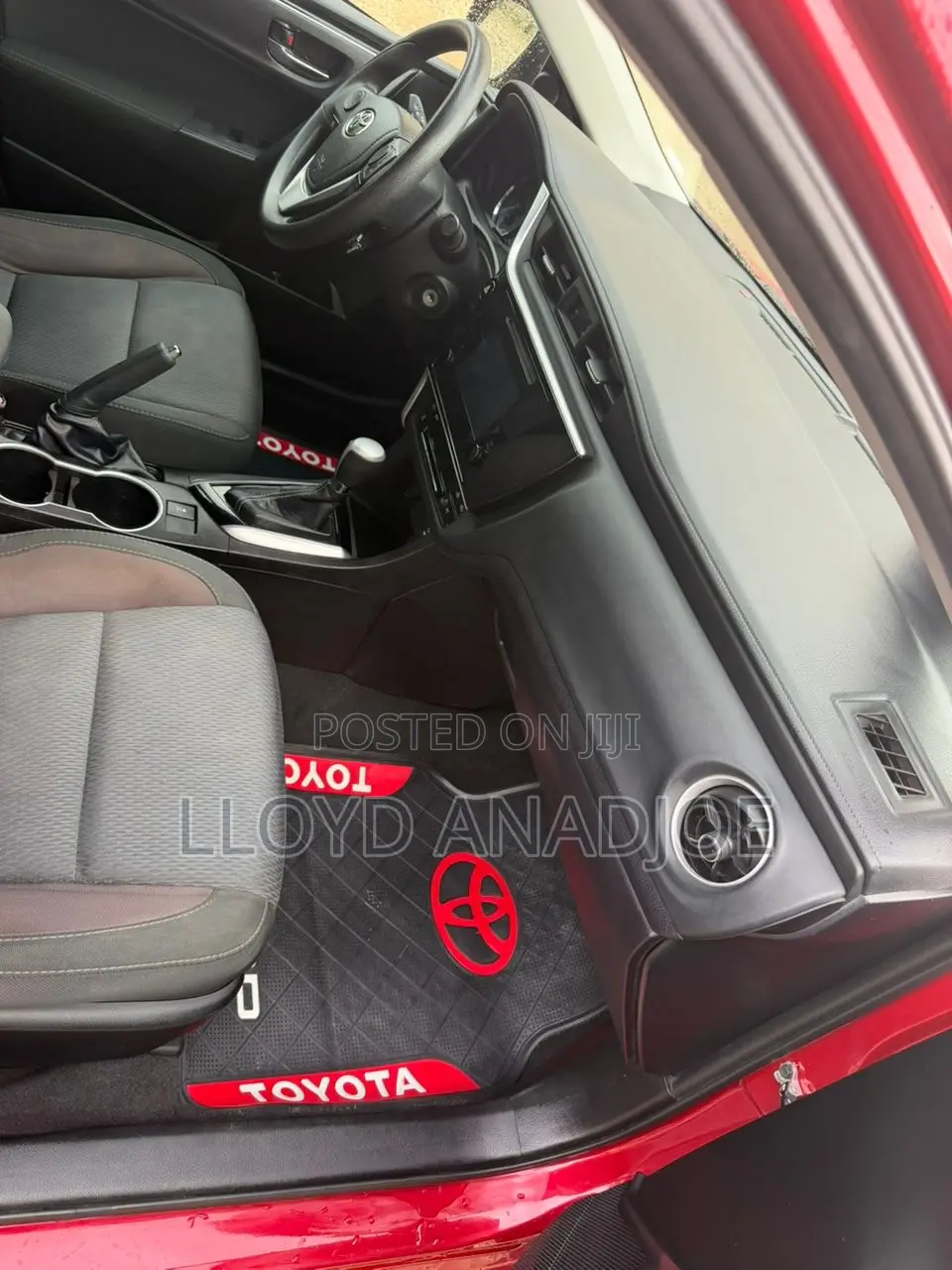 Toyota Corolla LE Eco (1.8L 4cyl 2A) 2018 Red