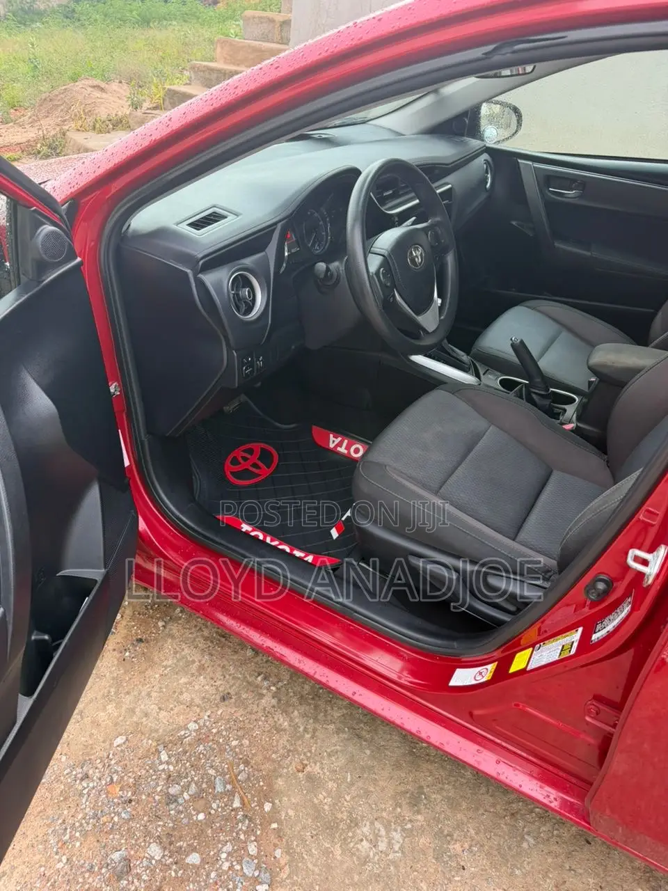 Toyota Corolla LE Eco (1.8L 4cyl 2A) 2018 Red