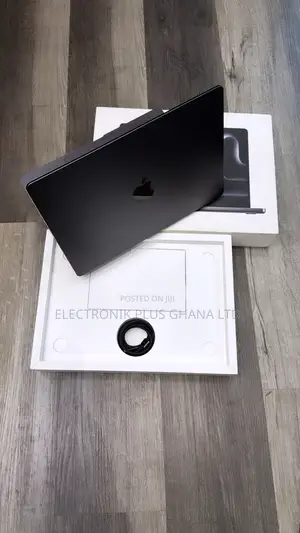 Laptop Apple MacBook Pro 2024 M4 16GB Apple M4 Pro SSD 512GB