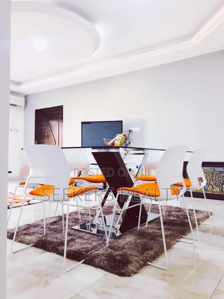 Furnished 3bdrm Apartment in Seekers Realty, Oxford Street for rent