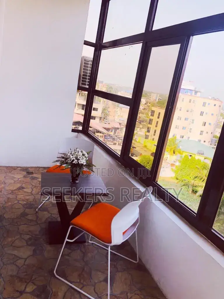 Furnished 3bdrm Apartment in Seekers Realty, Oxford Street for rent