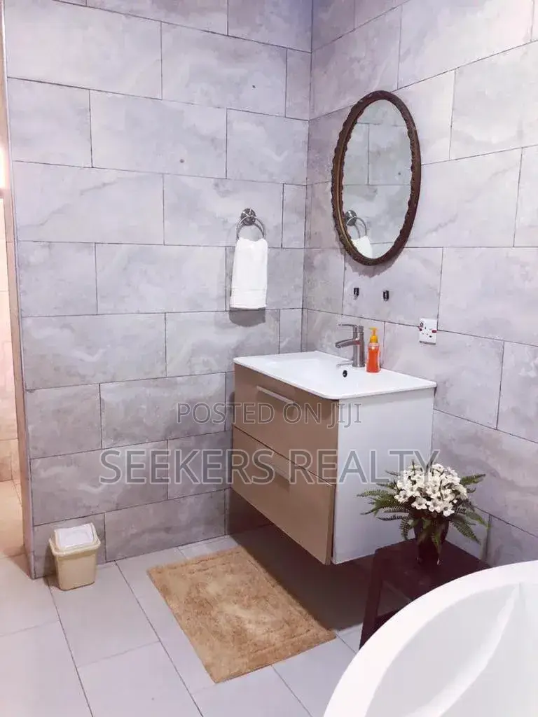 Furnished 3bdrm Apartment in Seekers Realty, Oxford Street for rent
