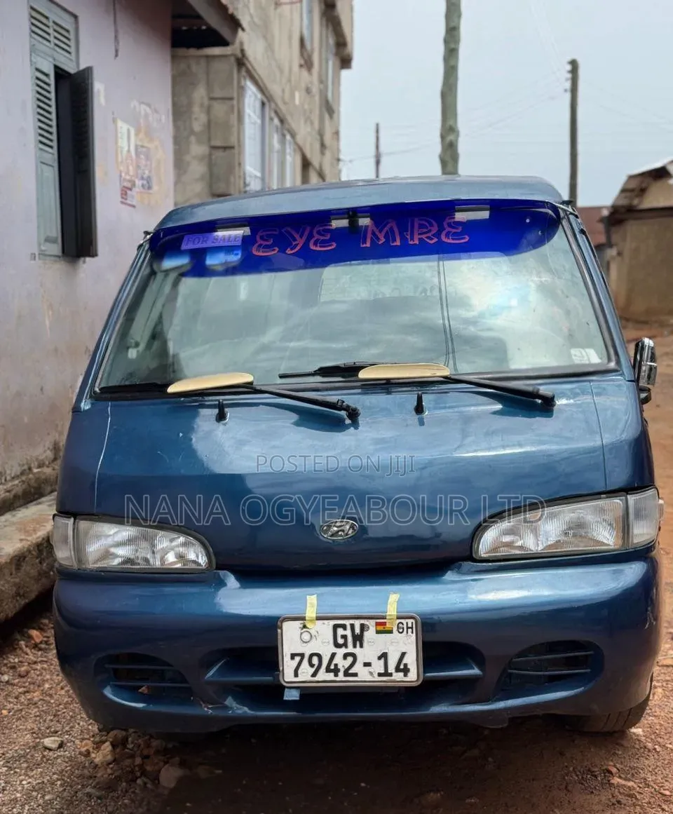 Hyundai H-100 2004 Blue