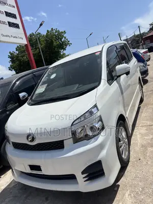 Toyota Voxy 2013 White