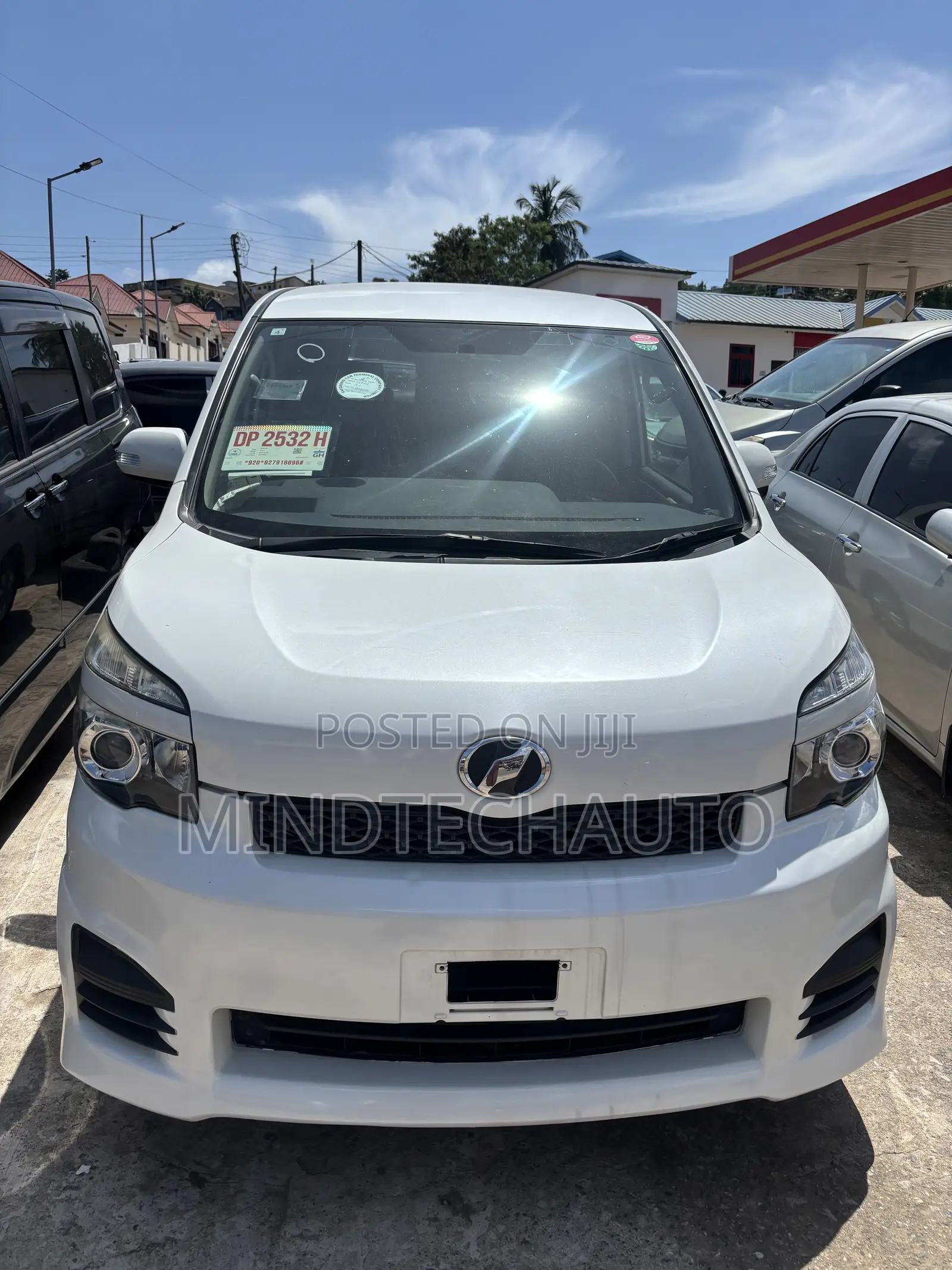 Toyota Voxy 2013 White