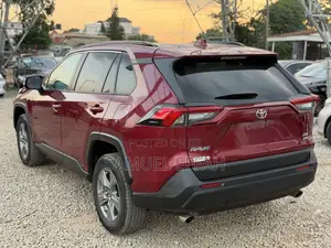 Toyota RAV4 2022 Red