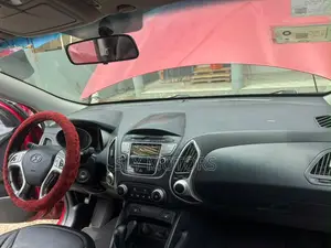 Hyundai Tucson 2013 Red