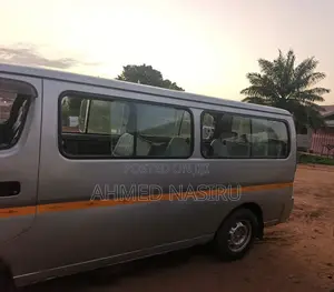 Nissan Caravan (Urvan) 2012 Silver