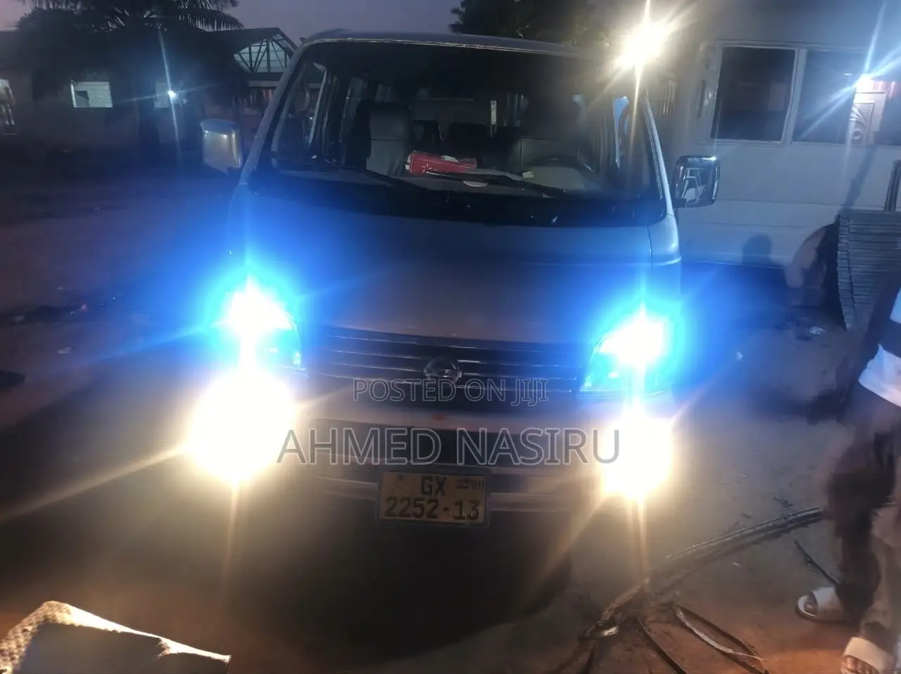 Nissan Caravan (Urvan) 2012 Silver