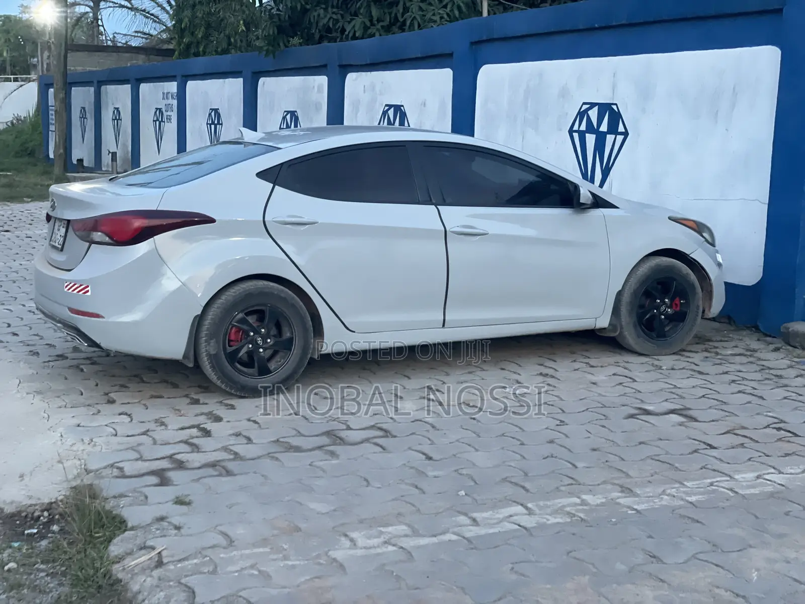 Hyundai Elantra SE 4dr Sedan (1.8L 4cyl 6A) 2014