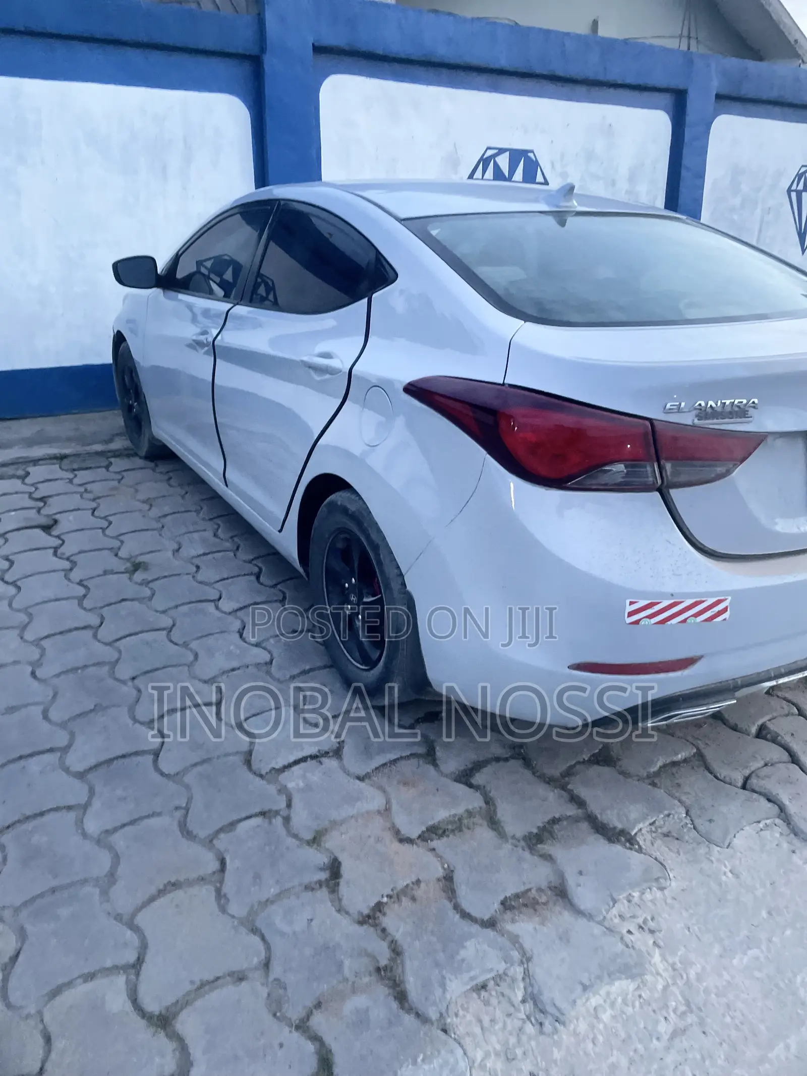 Hyundai Elantra SE 4dr Sedan (1.8L 4cyl 6A) 2014