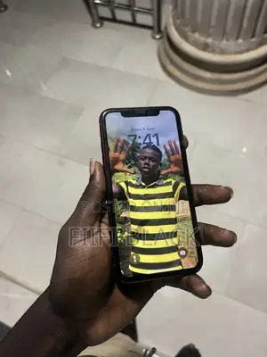 Apple iPhone XR 128 GB Red