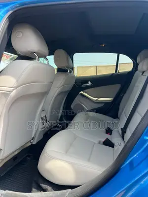 Mercedes-Benz GLA 250 2018 Blue