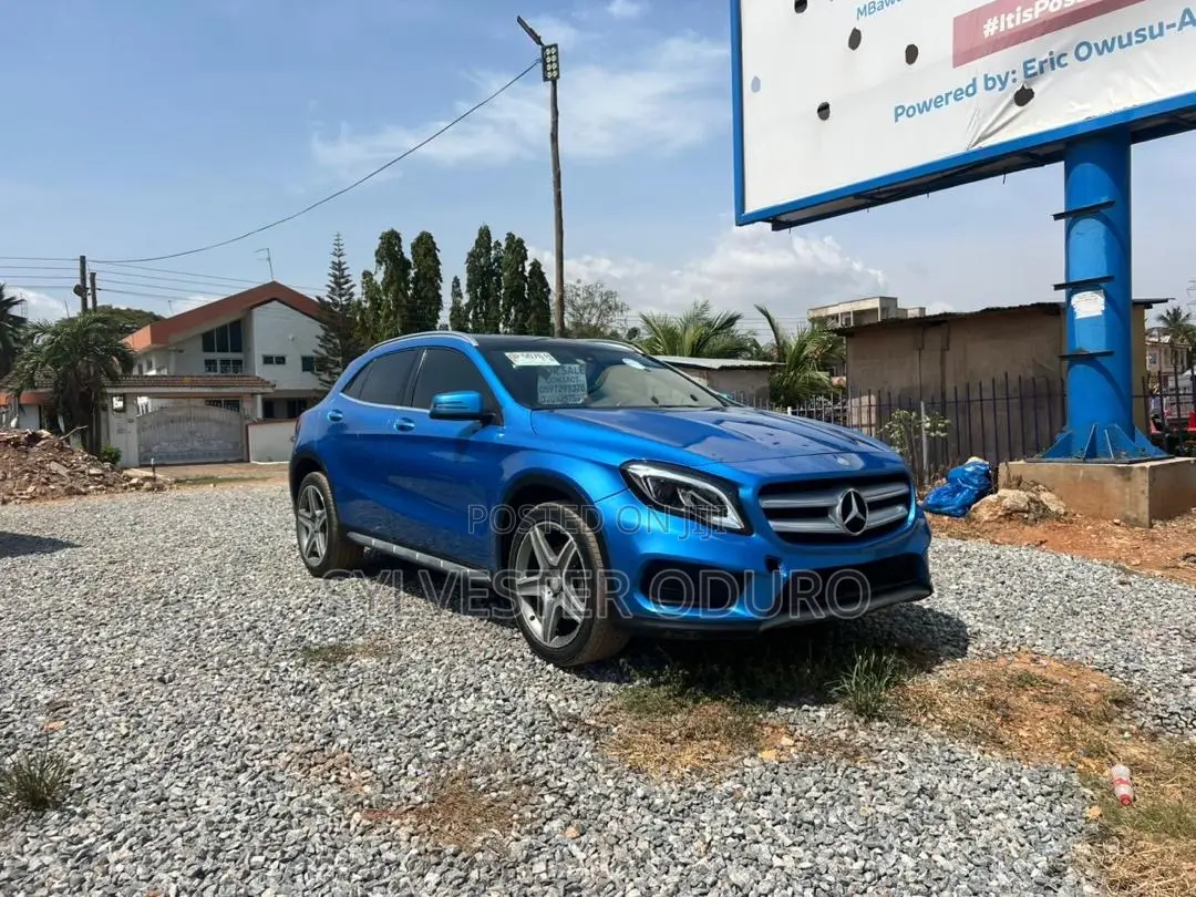 Mercedes-Benz GLA 250 2018 Blue