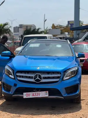 Mercedes-Benz GLA 250 2018 Blue
