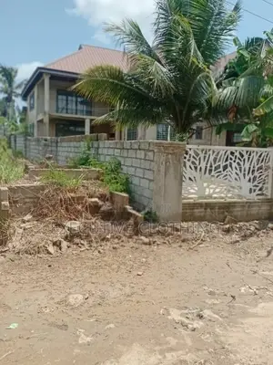8bdrm House in Gomoa East for sale