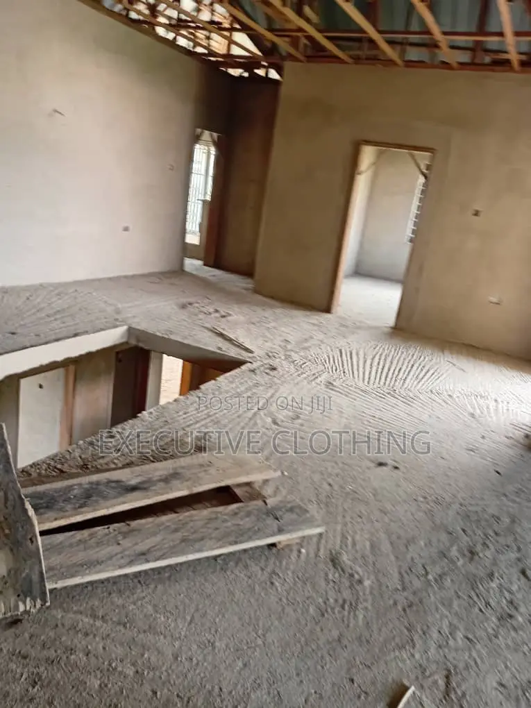 8bdrm House in Gomoa East for sale