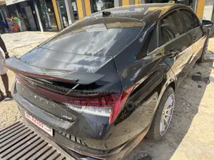 Hyundai Elantra Limited 2022 Black