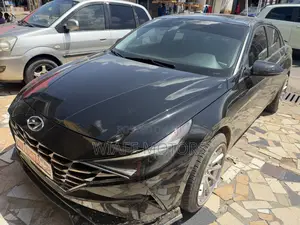Hyundai Elantra Limited 2022 Black