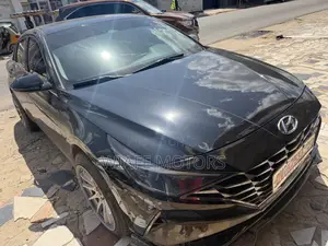 Hyundai Elantra Limited 2022 Black