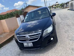 Volkswagen Tiguan SE 4Motion 2011 Black